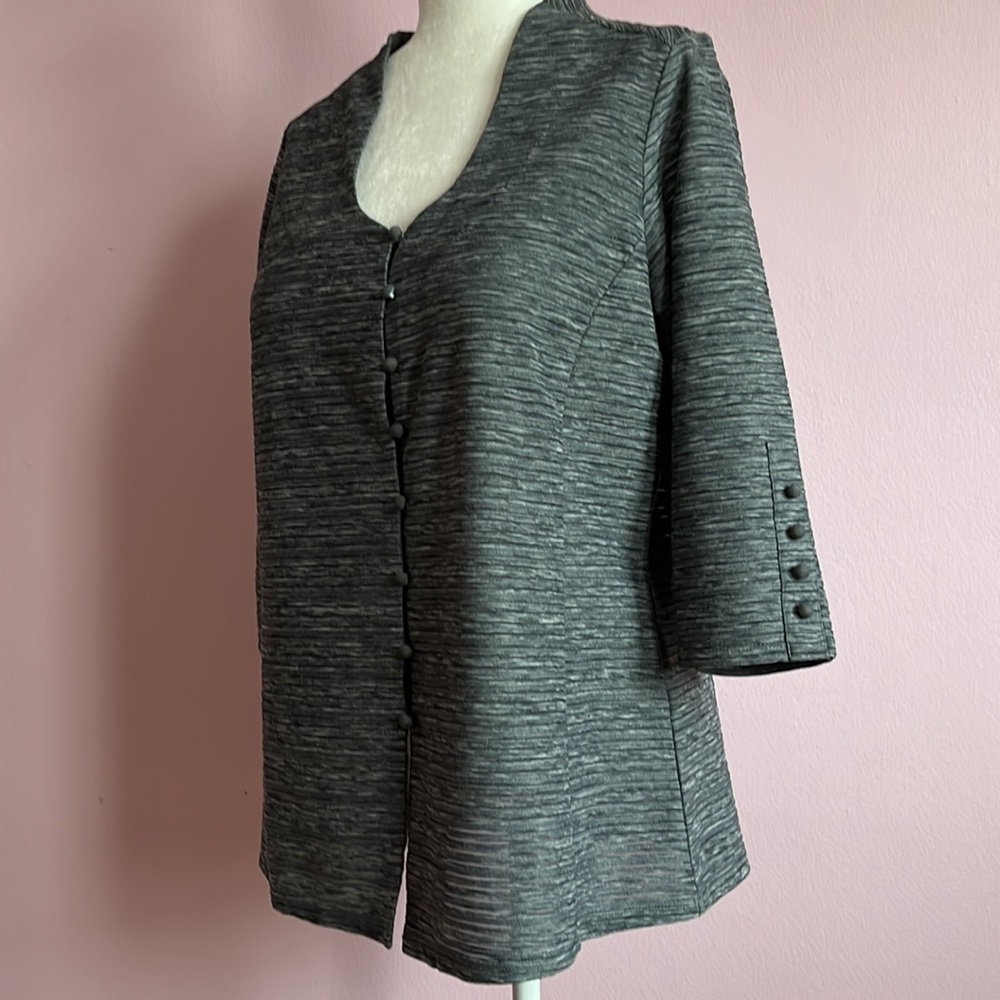 Avenue Gray Strips Women’s Button Down Stretchy Blouse, Buttons 3/4 Sleeves Used